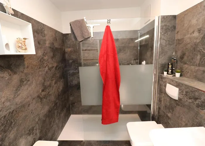 Oewern Diek App 29 Вустров